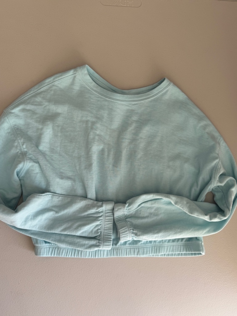 Athleta girl cropped pullover long sleeve sweatshirt with keyhole, size 8/10